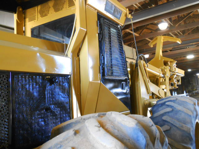 Heavy Equipment Restoration: Metal Surface Reconditioning